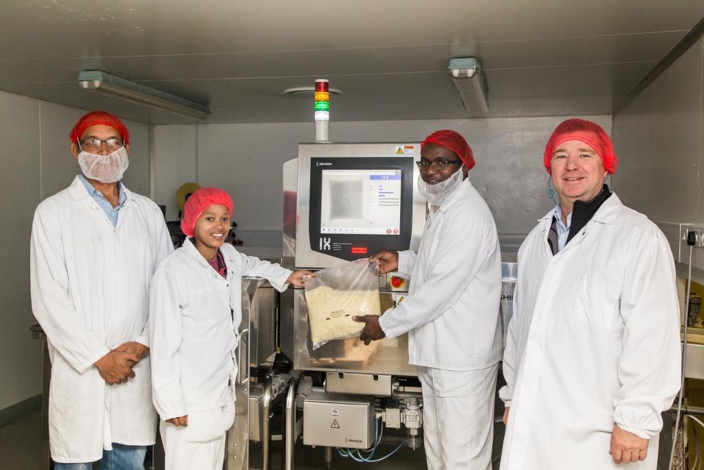 A 7760 Henk Geustyn (Senior Cheesemaker), Bronwyn Cook (Machine Assistant), Elastos Mudzamatira (Machine Operator), With Ishida's Flip Van Biljon (LR)